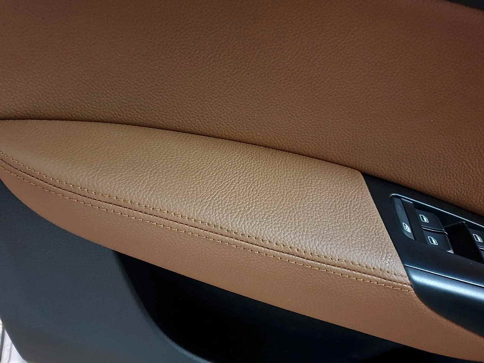 Koltuk ve direksiyon deri ve kumaş döşeme-11