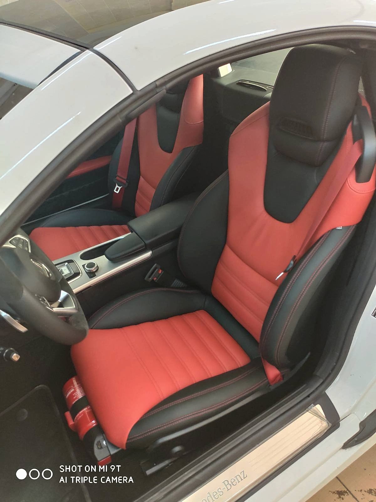 Koltuk ve direksiyon deri ve kumaş döşeme-11