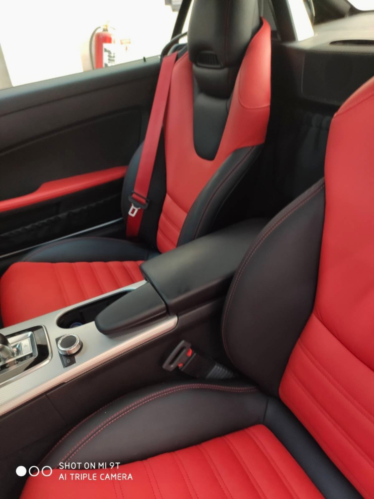 Koltuk ve direksiyon deri ve kumaş döşeme-11